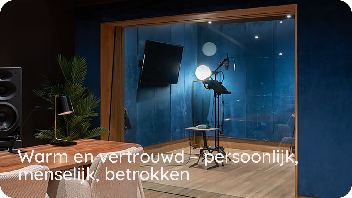 Professionele voice-over in geluidsdichte studio Vincent Perquin
